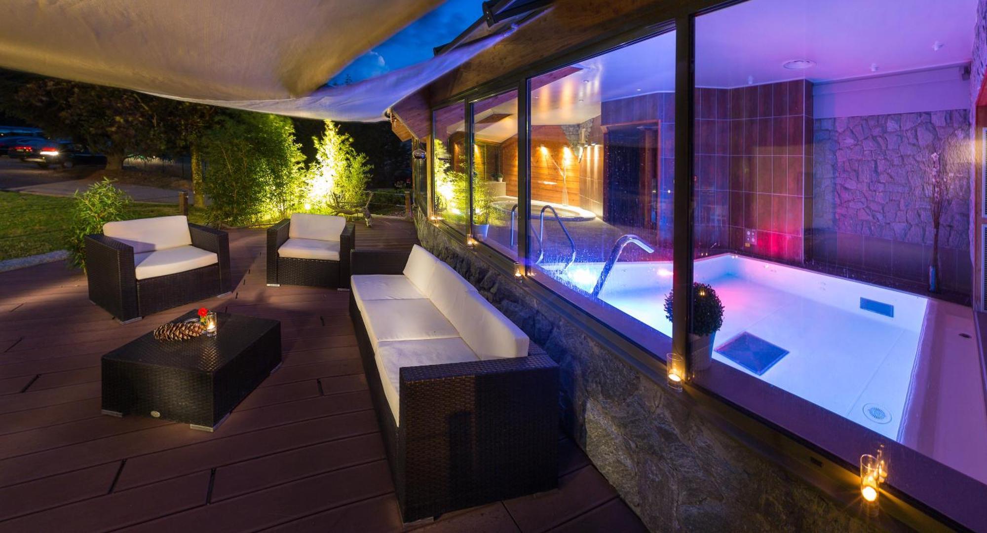 Hotel & Spa Les Bartavelles Crots Exterior foto