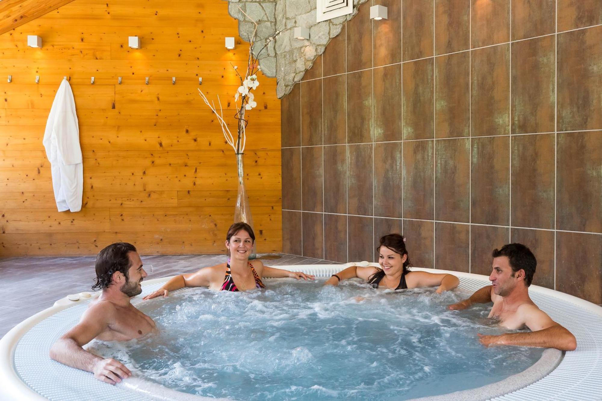 Hotel & Spa Les Bartavelles Crots Exterior foto
