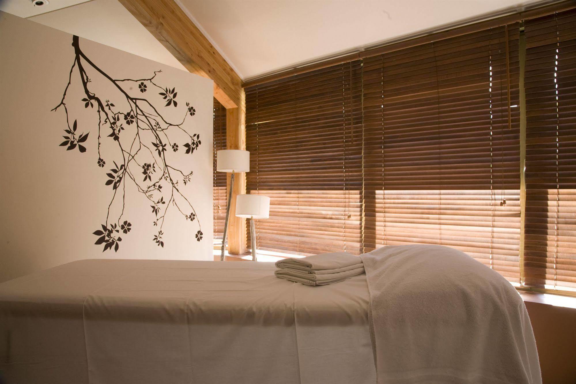 Hotel & Spa Les Bartavelles Crots Exterior foto